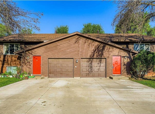 7933 Lee Avenue N, Brooklyn Park, MN 55443