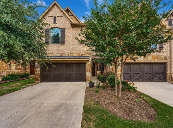 921 Brook Forest Lane, Euless, TX 76039