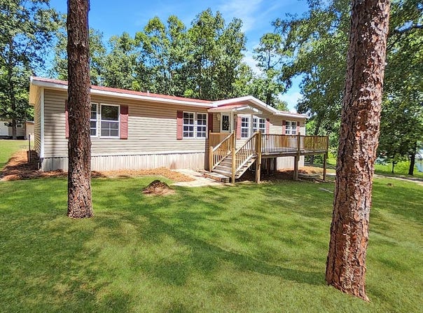 93 Santee Lane, Elloree, SC 29047