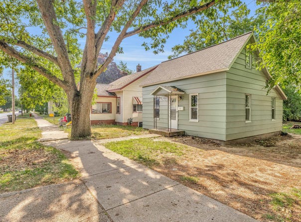 891 E Forest Avenue, Muskegon, MI 49442