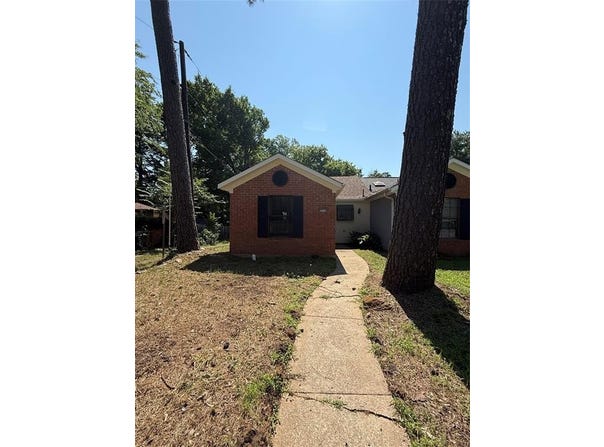 2215 Creswell Avenue, Shreveport, LA 71104