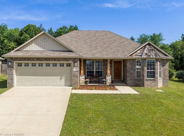 198 Pine ST, Greenwood, AR 72936