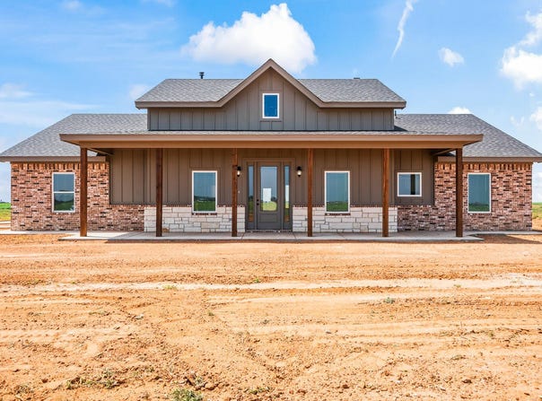 7827 County Rd 6100, Shallowater, TX 79363