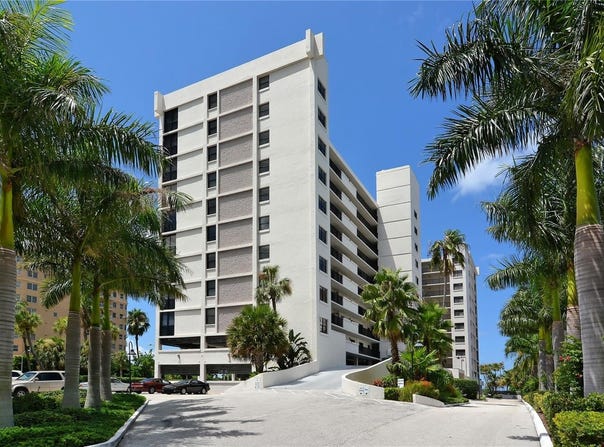 11 SUNSET DRIVE, SARASOTA, FL 34236