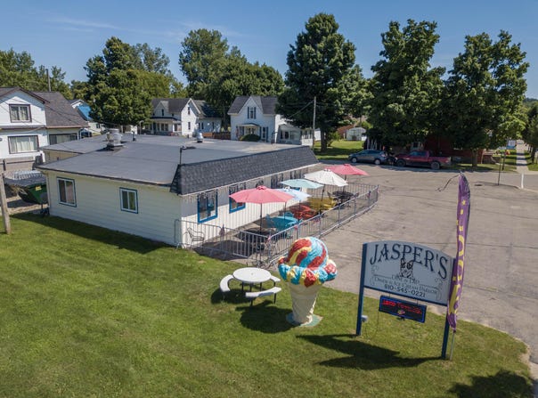 6400 Detroit Street, Otter Lake, MI 48464