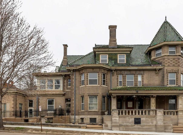 199 Loras, Dubuque, IA 52001