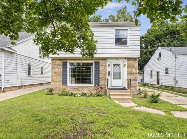 2436 Madison Avenue SE, Grand Rapids, MI 49507