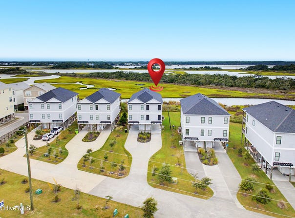 815 N New River Drive, Surf City, NC 28445