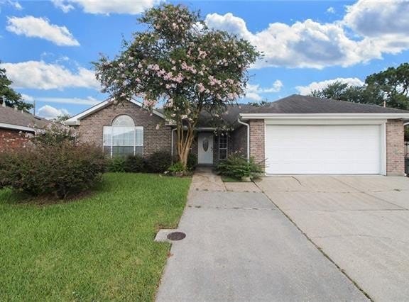 345 SUGARPINE Drive, Gretna, LA 70056