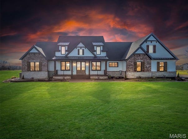 17 Stonebriar Estate Ct., Wentzville, MO 63385