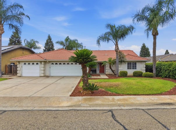 4106 E Westcott Avenue, Visalia, CA 93292