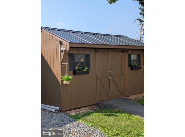 420 LOCUST STREET, BURNHAM, PA 17009