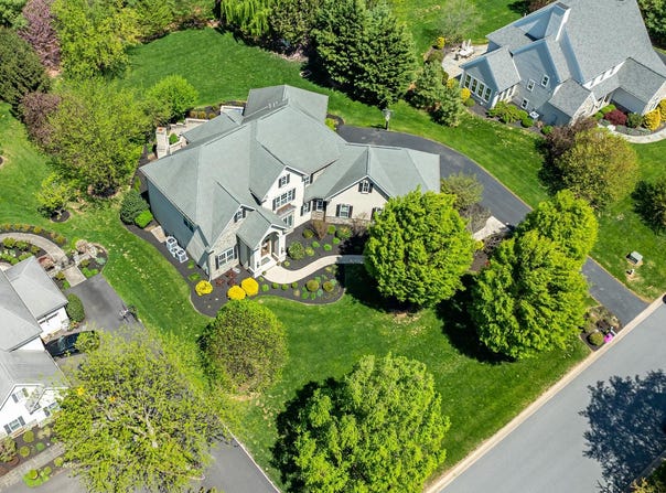 315 SARSEN DRIVE, LITITZ, PA 17543
