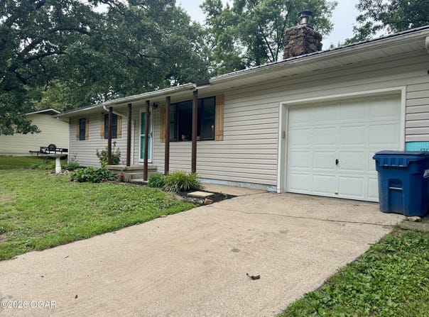 36 Tanglewood Drive, Carl Junction, MO 64834
