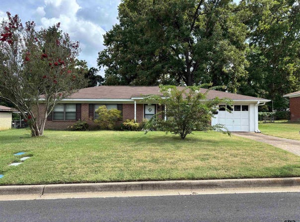 116 Clearview Dr., Palestine, TX 75803
