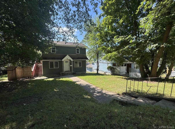 709 E H Street, Iron Mountain, MI 49801