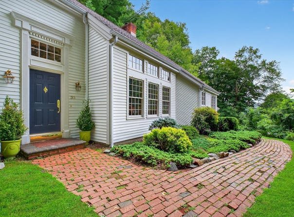 35 Poverty Hollow Road, Newtown, CT 06470