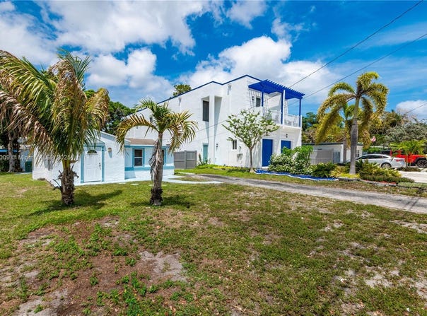 1027 NE 33rd St, Oakland Park, FL 33334