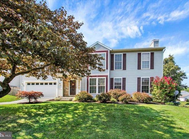 198 PHEASANT RUN LANE, HANOVER, PA 17331