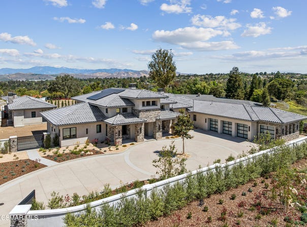 275 Crestview Avenue, Camarillo, CA 93010
