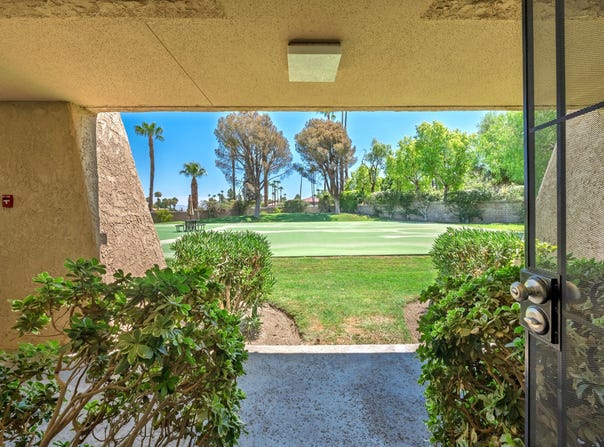 2810 N Arcadia Court, Palm Springs, CA 92262