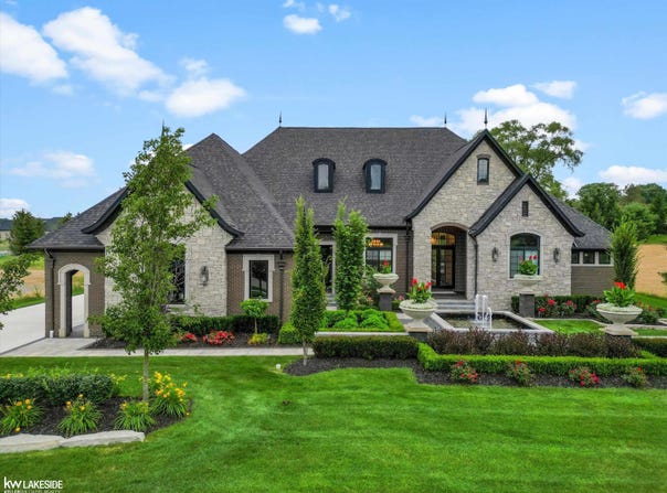 5769 Cotswold, Washington Twp, MI 48094