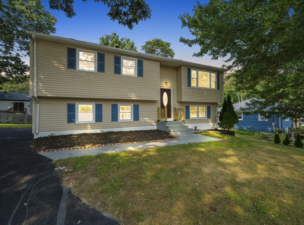 40 Old Farm Road, Groton, CT 06340