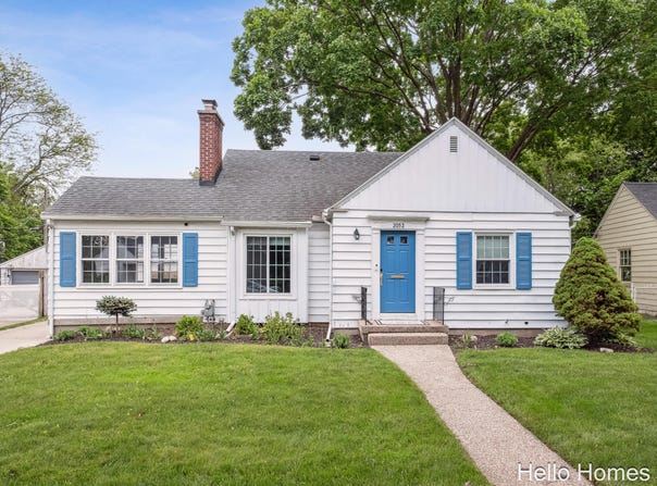 2052 Gorham Drive SE, East Grand Rapids, MI 49506