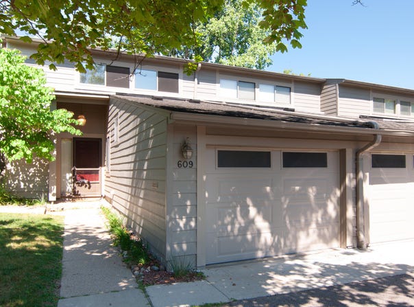 609 Watersedge Dr., Ann Arbor, MI 48105