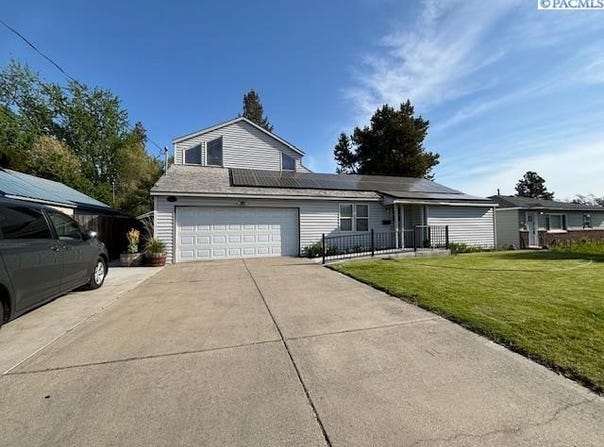 611 W 5th St., Grandview, WA 98930