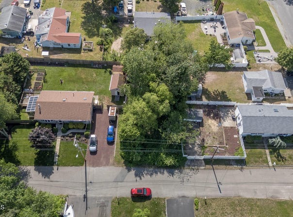 22 Walnut Street, Waretown, NJ 08758