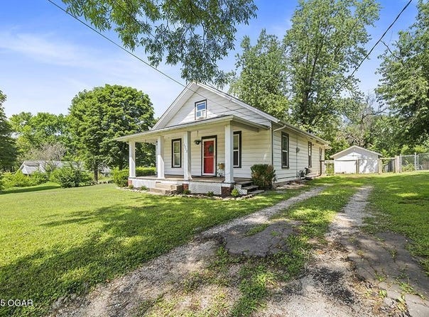1312 N Main Street, Nevada, MO 64772