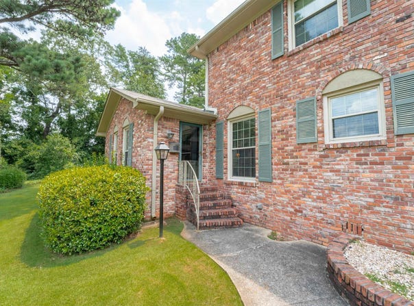 1867 VALGREEN LANE, HOOVER, AL 35226