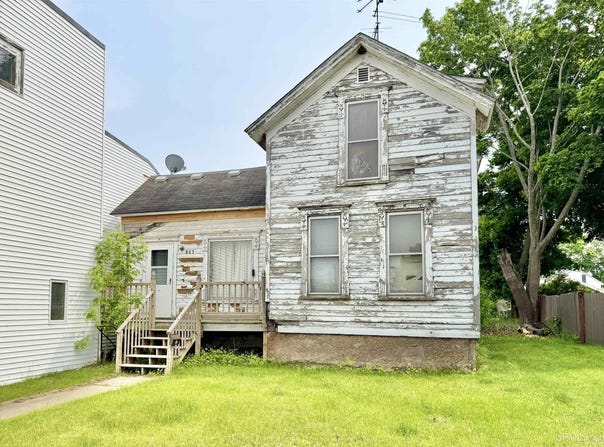 803 S 1st, Escanaba, MI 49829