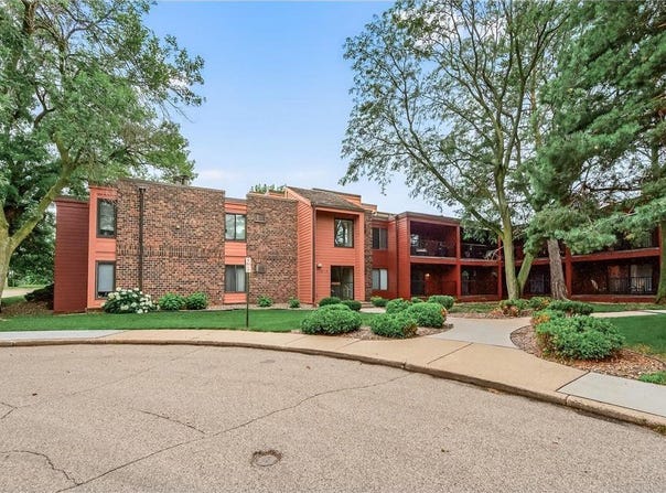 8019 Xerxes Avenue S, Bloomington, MN 55431