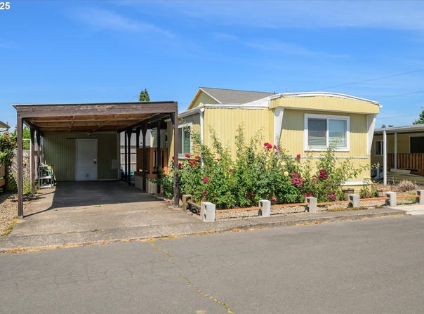 1120 W FAIRVIEW DR, Springfield, OR 97477