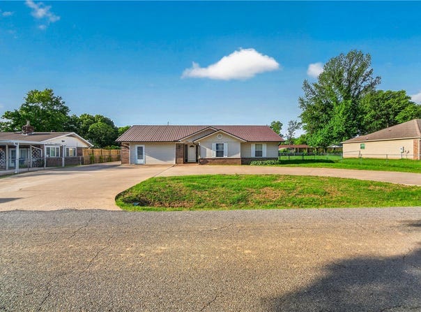 155 Frost Street, Pea Ridge, AR 72751