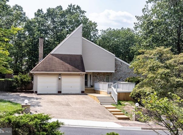 39 CHIPPENHAM DRIVE, VOORHEES, NJ 08043