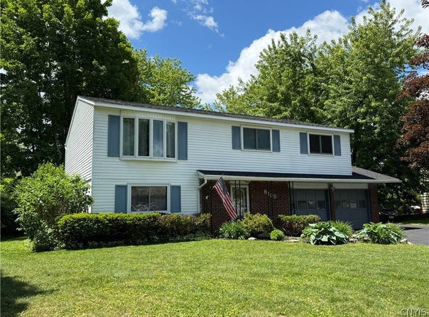 8135 Crimson Circle, Clay, NY 13041