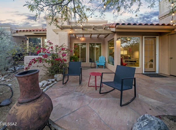 7601 N Calle Sin Envidia, Tucson, AZ 85718