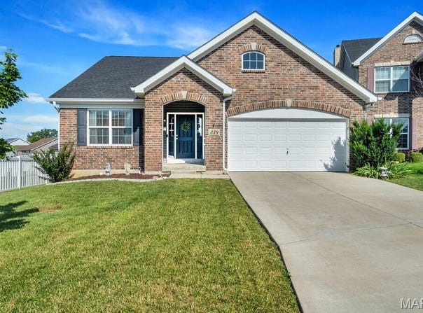 339 Cambridgeshire Court, St Peters, MO 63376