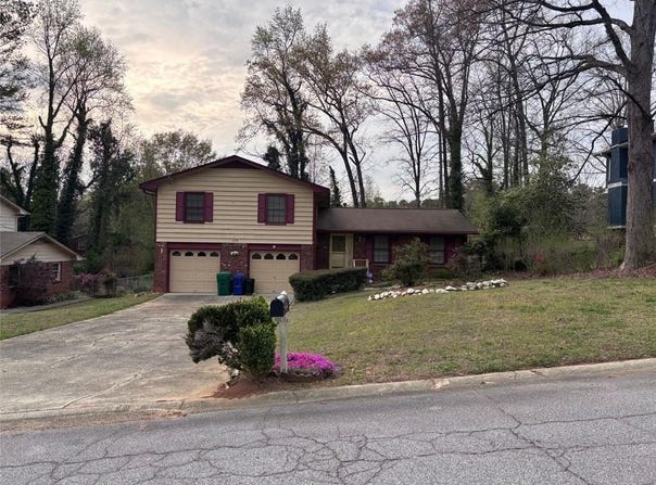 618 ROCKBOROUGH Drive, Stone Mountain, GA 30083