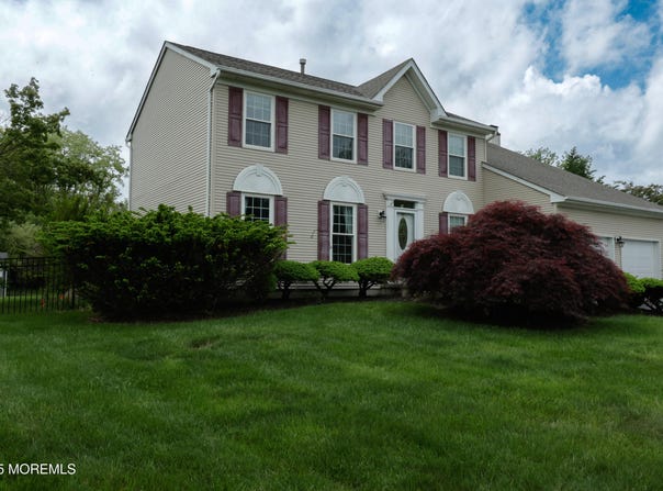 216 Ivanhoe Drive, Robbinsville, NJ 08691