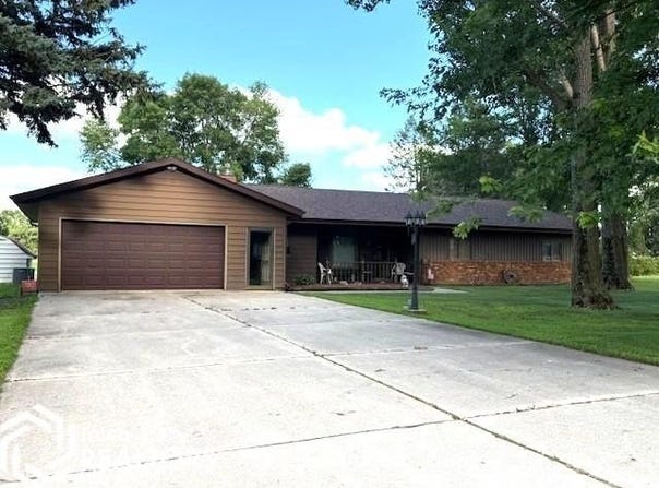 1904 127th Avenue, Algona, IA 50511