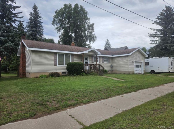 101 Silver Street, Ontonagon, MI 49953