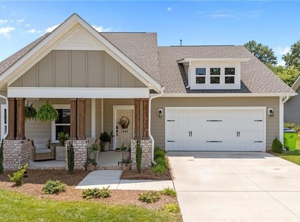 1668 Ashmead Lane, Clemmons, NC 27012