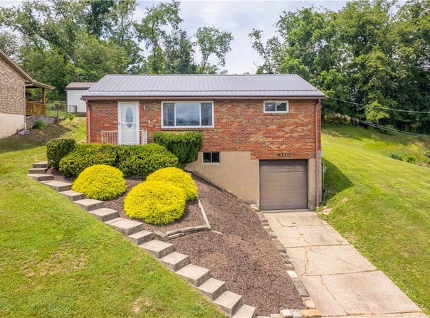 6130 Broad St, South Park, PA 15129