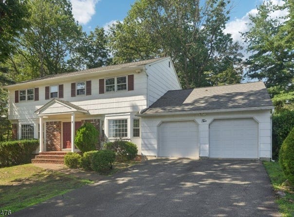 2 Breton Dr, Montville Twp., NJ 07058-9408