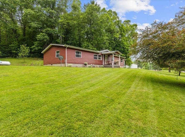 5895 Swartz Mill Road SE, Sugar Grove, OH 43155