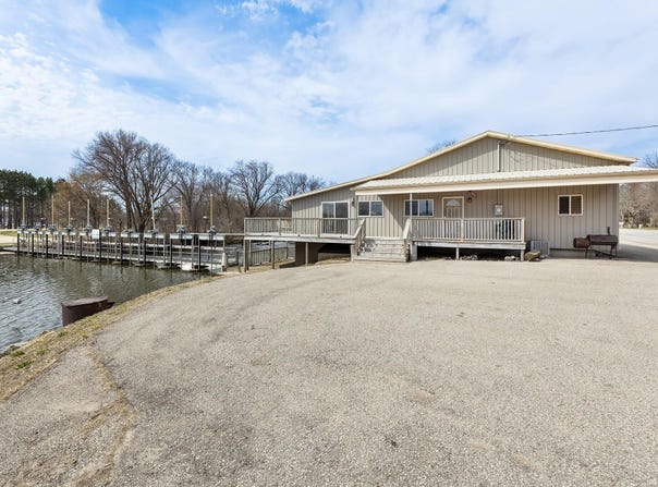 141 W Mill Rd, Blair, WI 54616